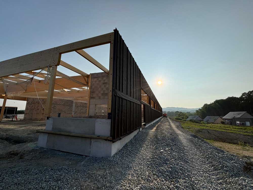 Bâtiment fabriqué à Toulouse implanté en Corrèze.